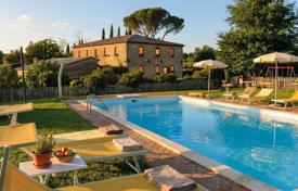 12 odalılar villa 810 m² Monteroni D'arbia'da, İtalya. 1,550,000 €