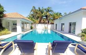 12 odalılar villa 400 m² Pattaya'da, Tayland. $1,252,000
