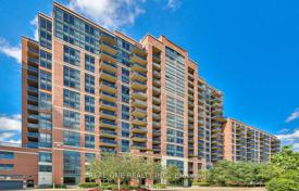 5 odalılar daire Heintzman Street'da, Kanada. C$891,000