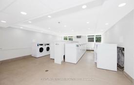 7 odalılar daire Scarborough'da, Kanada. C$818,000
