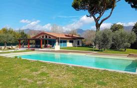 5 odalılar villa 300 m² Forte dei Marmi'de, İtalya. 3,400,000 €