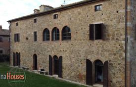 Villa – Montalcino, Toskana, İtalya. 1,950,000 €
