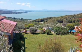 6 odalılar villa 344 m² Passignano Sul Trasimeno'da, İtalya. 1,495,000 €