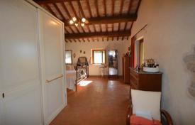 5 odalılar villa 500 m² Tuoro Sul Trasimeno'da, İtalya. 900,000 €