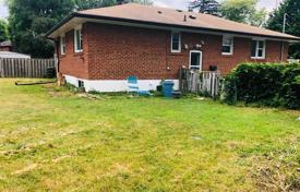 6 odalılar şehir içinde müstakil ev Scarborough'da, Kanada. C$1,574,000