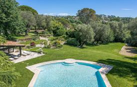 Villa – Mougins, Cote d'Azur (Fransız Rivierası), Fransa. 4,400,000 €