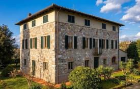 5 odalılar villa 490 m² Pescaglia'da, İtalya. 880,000 €