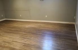 8 odalılar şehir içinde müstakil ev Etobicoke'de, Kanada. C$1,474,000