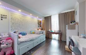 6 odalılar daire North York'da, Kanada. C$1,128,000