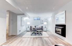 5 odalılar şehir içinde müstakil ev North York'da, Kanada. C$2,666,000