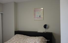6 odalılar daire North York'da, Kanada. C$850,000