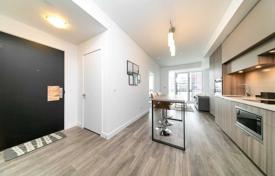 2 odalılar daire Eglinton Avenue East'da, Kanada. C$811,000