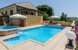 7 odalılar villa 500 m² Chieti'de, İtalya. 768,000 €