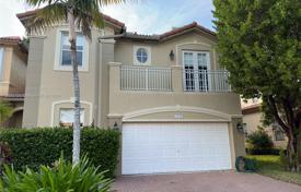 5 odalılar şehir içinde müstakil ev 254 m² Doral'da, Amerika Birleşik Devletleri. $790,000
