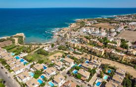 4 odalılar villa Paralimni'de, Kıbrıs. 800,000 €