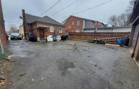 6 odalılar şehir içinde müstakil ev York'da, Kanada. C$2,078,000