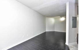 3 odalılar daire Yonge Street'da, Kanada. C$690,000