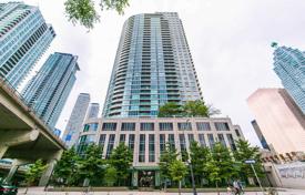 2 odalılar daire Lake Shore Boulevard West'da, Kanada. C$827,000