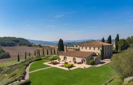 Villa – Siena, Toskana, İtalya. Price on request