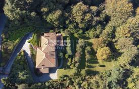 Villa – Stresa, Piedmont, İtalya. Price on request
