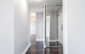 7 odalılar daire North York'da, Kanada. C$811,000