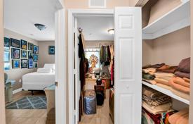 4 odalılar şehir içinde müstakil ev 103 m² Miami'de, Amerika Birleşik Devletleri. $375,000