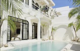 3 odalılar villa 284 m² South Kuta'da, Endonezya. $670,000