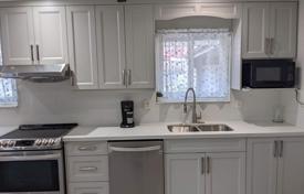 8 odalılar şehir içinde müstakil ev North York'da, Kanada. C$1,308,000