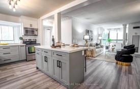 7 odalılar daire Scarborough'da, Kanada. C$836,000