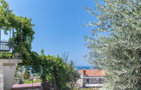 2 odalılar daire 77 m² Sveti Stefan'da, Karadağ. 256,000 €