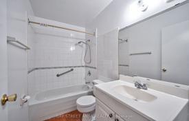 6 odalılar daire Scarborough'da, Kanada. C$722,000