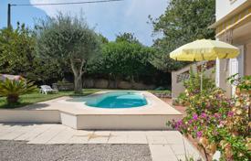 Yazlık ev – Mougins, Cote d'Azur (Fransız Rivierası), Fransa. 1,350,000 €