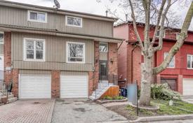 3 odalılar konak North York'da, Kanada. C$1,607,000