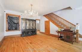 6 odalılar konak Old Toronto'da, Kanada. C$2,557,000