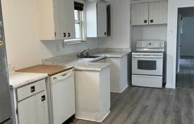 3 odalılar şehir içinde müstakil ev Scarborough'da, Kanada. C$1,445,000