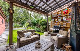 5 odalılar konak North York'da, Kanada. C$1,275,000