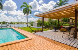 Villa – Miami sahili, Florida, Amerika Birleşik Devletleri. 2,034,000 €