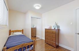 11 odalılar konak North York'da, Kanada. C$1,443,000