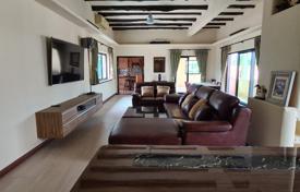 3 odalılar villa 250 m² Pattaya'da, Tayland. $209,000