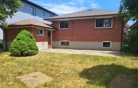 10 odalılar şehir içinde müstakil ev Scarborough'da, Kanada. C$1,900,000