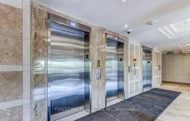 7 odalılar daire Scarborough'da, Kanada. C$818,000