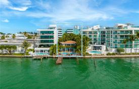 Şehir içinde müstakil ev – Miami sahili, Florida, Amerika Birleşik Devletleri. $5,500,000