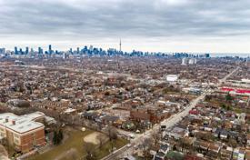 5 odalılar şehir içinde müstakil ev Old Toronto'da, Kanada. C$1,918,000