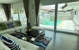 3 odalılar villa 250 m² Pattaya'da, Tayland. $295,000