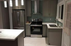 7 odalılar şehir içinde müstakil ev Scarborough'da, Kanada. C$1,803,000