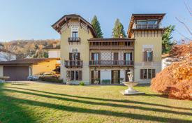 Villa – Stresa, Piedmont, İtalya. 1,400,000 €