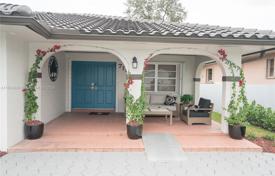 3 odalılar şehir içinde müstakil ev 174 m² Miami'de, Amerika Birleşik Devletleri. $1,045,000