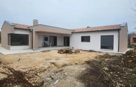 3 odalılar şehir içinde müstakil ev 137 m² Raša'da, Hırvatistan. 520,000 €