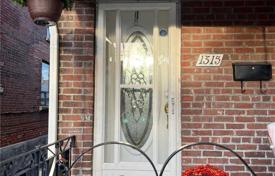 Şehir içinde müstakil ev – Lansdowne Avenue, Old Toronto, Toronto,  Ontario,   Kanada. C$2,139,000