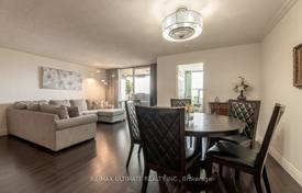 6 odalılar daire Etobicoke'de, Kanada. C$873,000